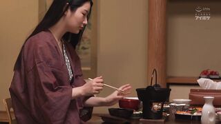 IPZZ-138 [中文字幕] 与讨厌到死的公司上司出差在温泉旅馆住同房… 被丑陋绝伦大叔搞到持续高潮的我 朝日莉绪