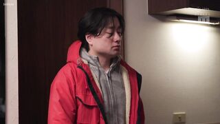 MIDV-820 [中文字幕] 打工女孩的居家服 不经意的露出胸部…败给了不穿内衣的巨乳诱惑 一週五次总共19发精子 被NTR的色色不伦 水卜樱