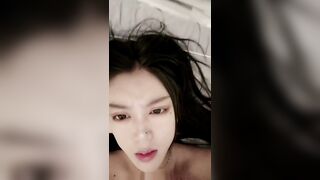 冷艳颜值女神被炮友各种操【下篇】近距离特写舔蛋，爸爸用大JB插我，淫语骚话娇喘不断，对着镜头进进出出猛操