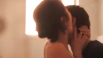 JUQ-483 被她甜言蜜语迷惑，我开始沉迷于与已婚妇女在家中发生性关系，最终导致我大学留级一年…… #栗山莉緒 #栗山莉绪