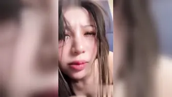 感受第一视角的激情口爆 白嫩酥胸被揉搓变形 奶子乱甩被无套干到连连尖叫！