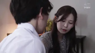 IPZZ-525 [中文字幕]无码破解 婚礼续摊醉酒后骚女发情狂吃全场男人，精液榨干到最后一滴高潮喷不停 明里紬