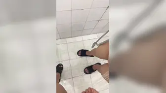 小姨妈是越来越过分了，每次穿衣服都很性感，诱惑我，知道我单身受不了，我要把她压在身下，狠狠地征服她！