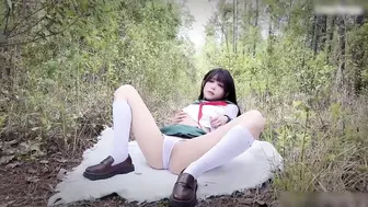 户外cosplay 戈薇制服潮吹她楚楚动人的眼神、白皙的肌肤、丰满的胸脯，搭配超短校服裙，展现极致的反差魅力 反差萝莉 KittyXkum