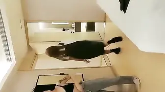 群p大战 三个极品小萝莉酒店被多人群p，戴眼镜的最骚