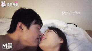 麻豆传媒  兔子先生监制  癡女3P前篇双爆乳夹击 #明日香 #樱井美里