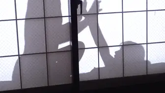 DVMM-353 [中文字幕]我美丽的继母发现我晚上偷看她的障子门…趁我爸爸不在家，让我一次又一次地在她体内射精，与继母的秘密家庭NTR望月りんね