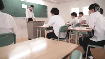 SONE-955 [中文字幕]这位刚从大学毕业的女教师性格随和，看起来很快就能胜任工作。倉木華