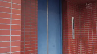 ADN-663 [无码中文字幕] 用肉棒征服邻居的空虚人妻即使在夏日的白天满身是汗也要偷情做爱 - 白峰美羽