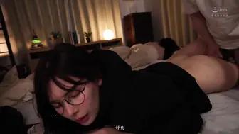 JUQ-880 [中文字幕] 回老家後就泡在家裡，3字頭魚乾繼姐無戒心小穴，瞞著老婆讓我即抽插了 明里紬