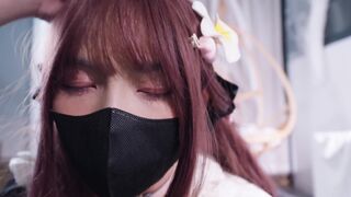 156【丝米】《圈养调教男娘小叶4》小叶明白马上将要被卖掉，跪在主人身边主动请求责罚，[X_X]玩弄一会，吊绑+开腿器+棒棒固定器