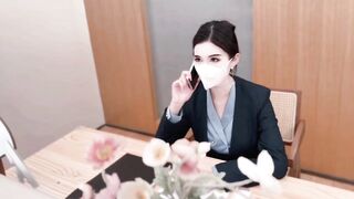 漂亮大奶御姐 黑丝高跟OL制服 皮肤白皙身材丰满鲍鱼超粉 楼道口爆 被无套输出 射了一奶子