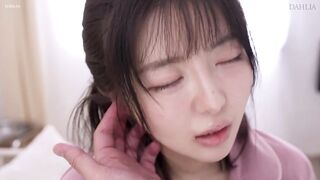 DLDSS-471 [中文字幕] 性欲旺盛的痛风美女，巨乳迷人，随便碰触便高潮喷发不断。- 善场麻美 #3P #中出 #颜射 #潮吹